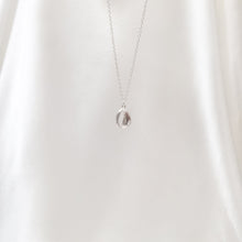 Load image into Gallery viewer, Necklace Shell Small