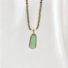 Load image into Gallery viewer, Necklace Rudraksha Pendant Crystal