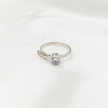 Load image into Gallery viewer, Ring Forest Leaf Zircon