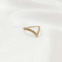 Load image into Gallery viewer, Ring India Pointy Dots