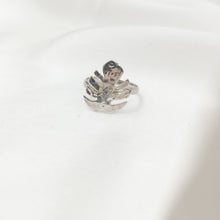 Load image into Gallery viewer, Ring Tropical Monstera