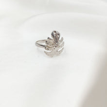 Load image into Gallery viewer, Ring Tropical Monstera