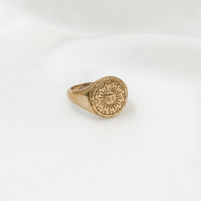 Load image into Gallery viewer, Ring Big Signet Sun