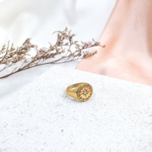 Load image into Gallery viewer, Ring Big Signet Star Zircon