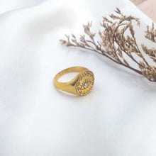 Load image into Gallery viewer, Ring Big Signet Evil Eye Zircon