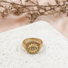 Load image into Gallery viewer, Ring Big Signet Evil Eye Zircon