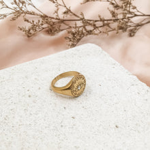 Load image into Gallery viewer, Ring Big Signet Evil Eye Zircon