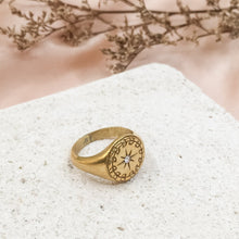 Load image into Gallery viewer, Ring Big Signet Star Zircon