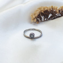 Load image into Gallery viewer, Ring India Bindi Labradorite Dot