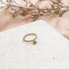 Load image into Gallery viewer, Ring India Bindi Labradorite Dot