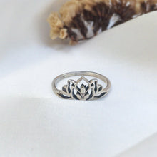 Load image into Gallery viewer, Ring India Half Lotus Flower