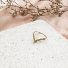 Load image into Gallery viewer, Ring India Pointy Dots