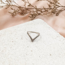 Load image into Gallery viewer, Ring India Pointy Dots