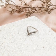 Load image into Gallery viewer, Ring India Pointy Dots