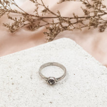 Load image into Gallery viewer, Ring Miss Smoky Quartz Dot