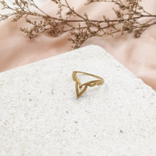 Load image into Gallery viewer, Ring India Pointy Pagoda