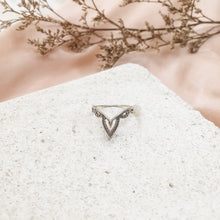 Load image into Gallery viewer, Ring India Pointy Pagoda