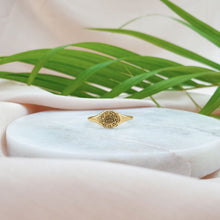 Load image into Gallery viewer, Ring Small Signet Evil Eyes