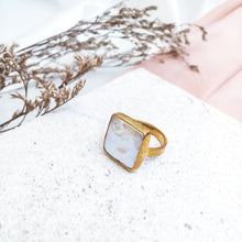 Load image into Gallery viewer, Ring Pearl Out of the Box