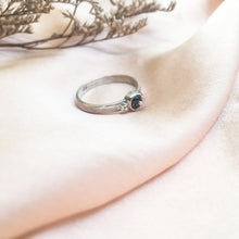 Load image into Gallery viewer, Ring Miss Smoky Quartz Dot