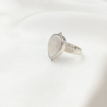 Load image into Gallery viewer, Ring Miss Pearl Drop