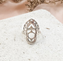 Load image into Gallery viewer, Ring India Queen Crown