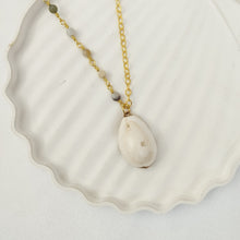 Load image into Gallery viewer, Necklace Shell Small
