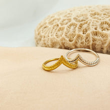 Load image into Gallery viewer, Ring India Pointy Dots