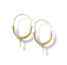 Load image into Gallery viewer, Earring Khalesi Antique Pearl
