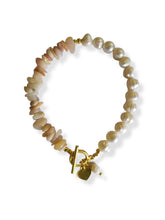 Load image into Gallery viewer, Bracelet Half Pearl and Stone
