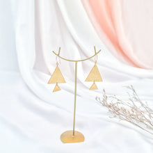 Load image into Gallery viewer, Earring Cleopatra Big Double Triangle
