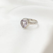 Load image into Gallery viewer, Ring Drop Big Amethyst
