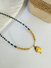 Load image into Gallery viewer, Necklace Choker Crystal With Pendant Fish Gold
