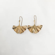 Load image into Gallery viewer, Earring Antique Ginkgo
