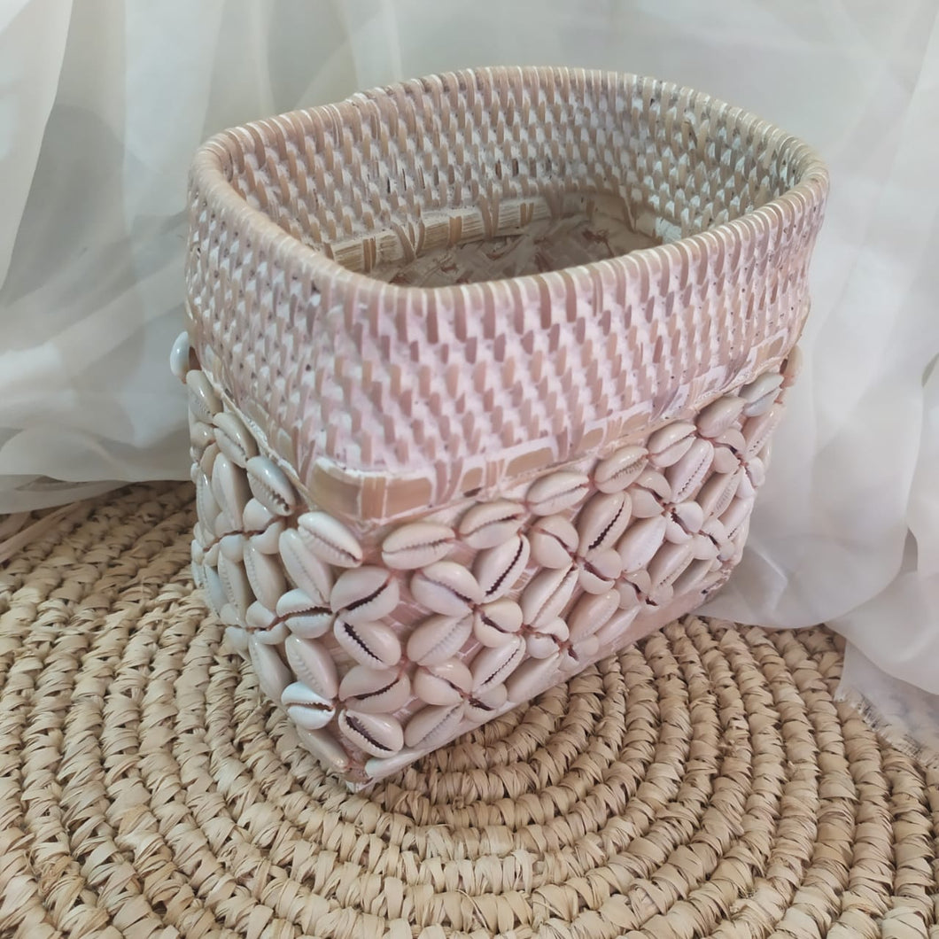 Basket Rattan White with Cowrie