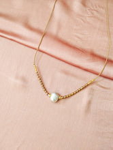 Load image into Gallery viewer, Necklace Choker String Monte and Pearl
