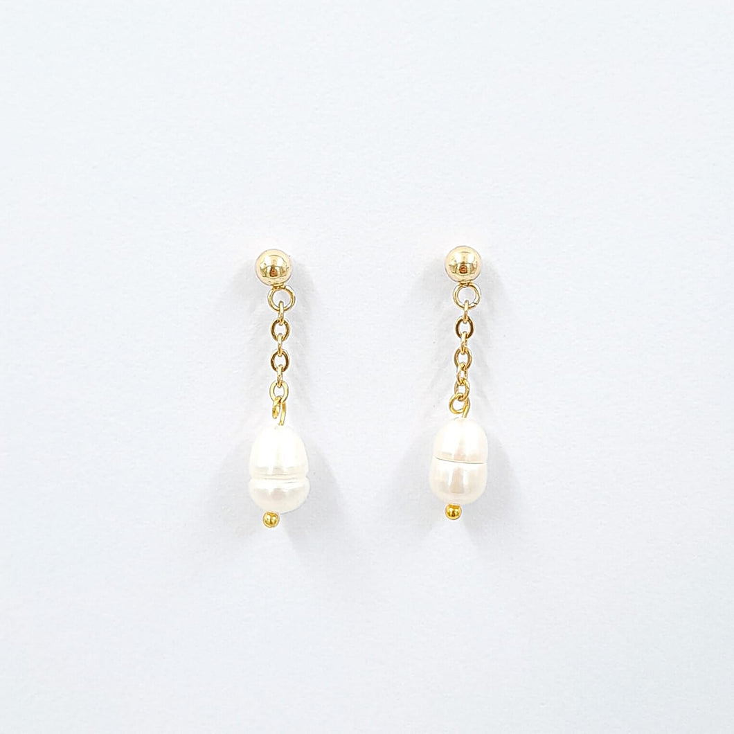 Earring Stud Dot Pearl