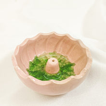Load image into Gallery viewer, Incense Holder Ceramic Teratai Gerigi
