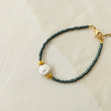Load image into Gallery viewer, Bracelet Beads Full Moon Pearl
